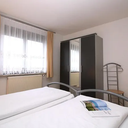 Droese, Haus 8a - 10 *